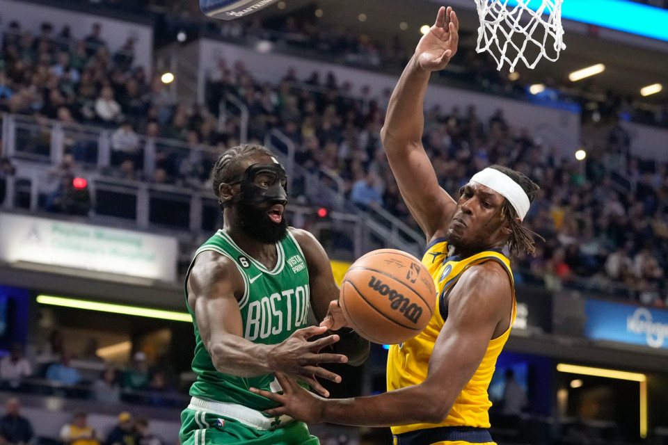 下载星空全站APP包含凯尔特人新秀表现惊艳，全场观众掌声不断，应该简介朋友网站.的词条