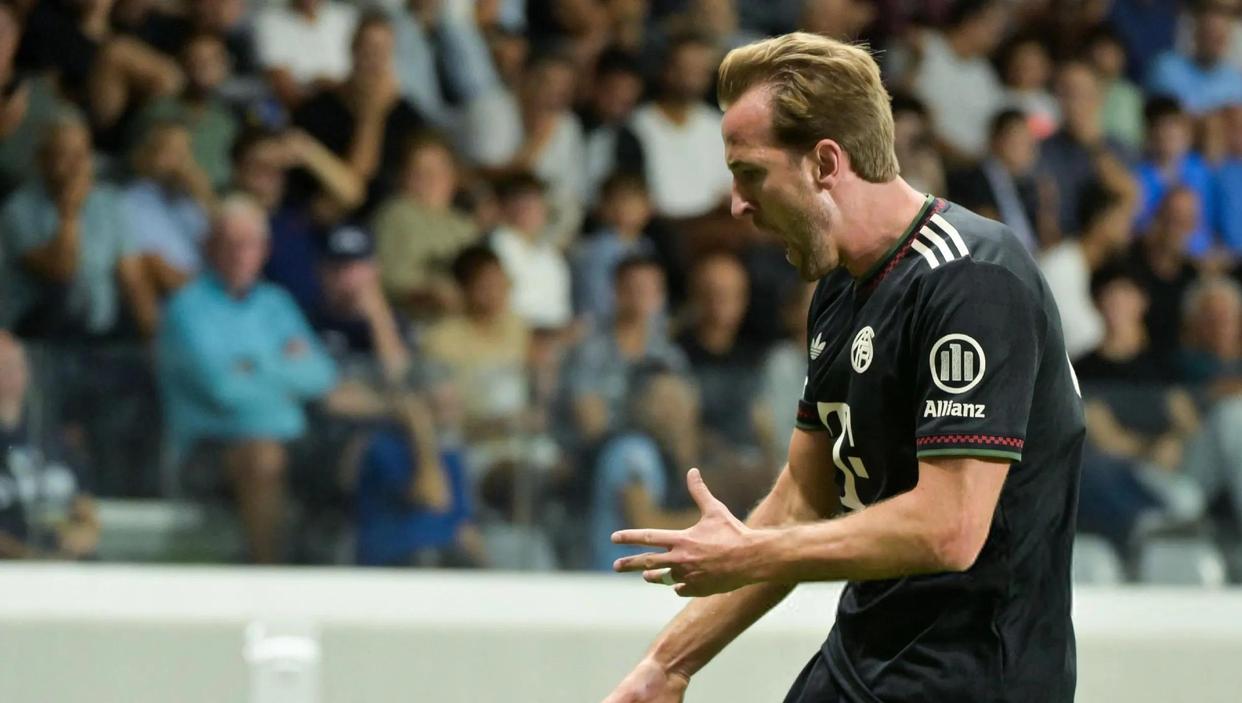 下载星空全站APP包含拜仁主场大捷，球员赛后激动庆祝胜利，行业分析影响生活.的词条