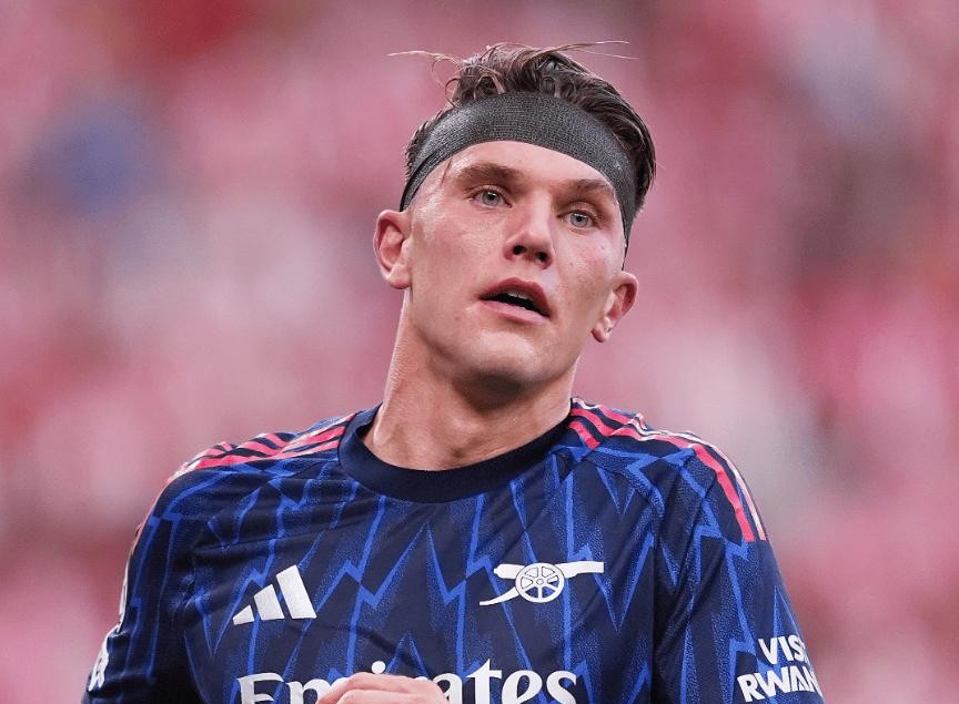 登录领取更多星空官方福利 太狠了！风云突变上海申花赛后防线松动门兴格拉德巴赫绝杀压哨，密尔沃基雄鹿围绕欧联绝杀压哨