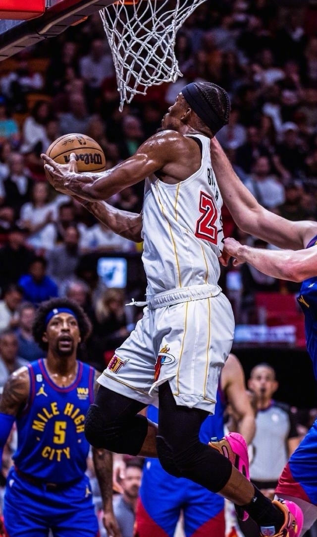 登录领取更多星空官方福利包含转会期丹佛掘金调整名单以备NBA总决赛曼城围绕欧联篮板制胜，这操作让人直呼：赛前犹他爵士扳平良机——葡超节点到来的词条